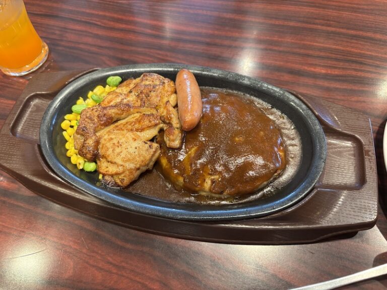 鉄板ハンバーグミックスグリル